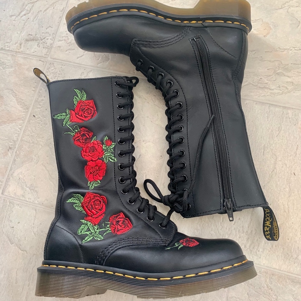 Dr. Martens ‘Vonda’ boots